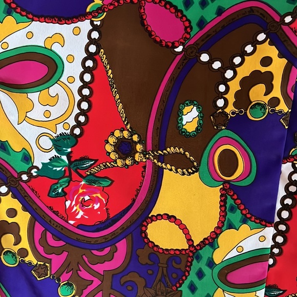 Vintage 1980’s blouse - bright colours, short sleeve, shoulder pads. - Picture 4 of 7